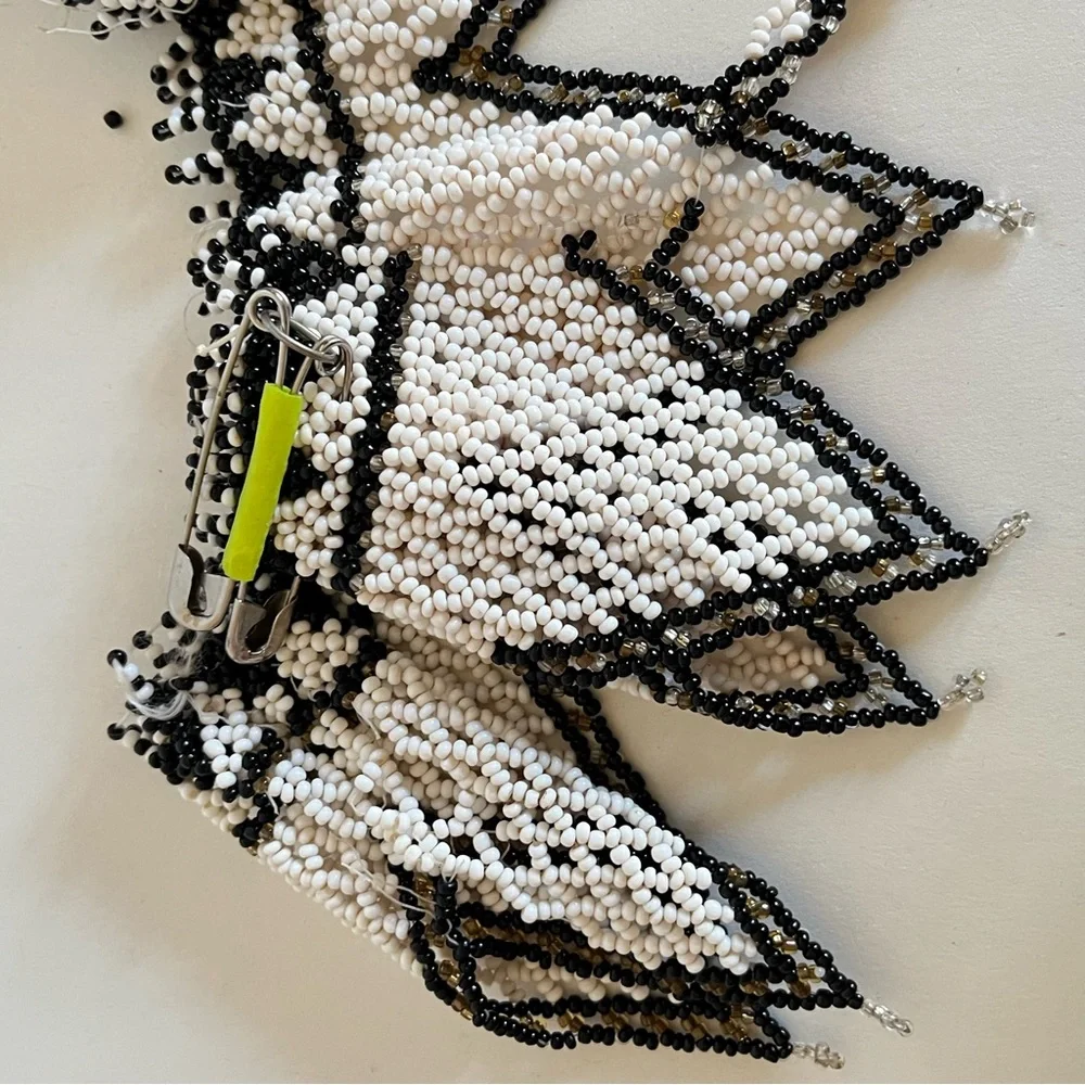 Beaded necklaces that need repair or for repurposing all damaged native seed - Picture 5 of 16